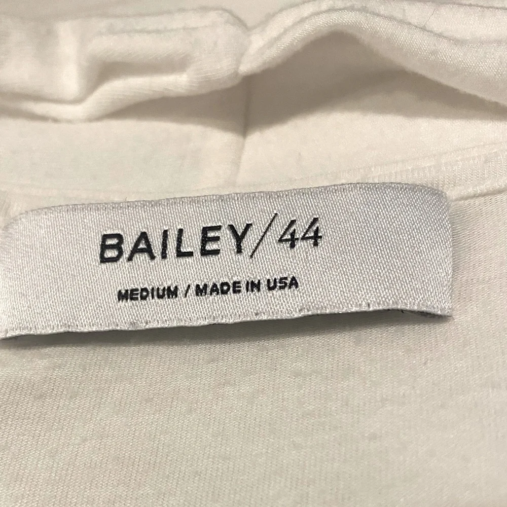 Bailey 44 sleeveless top size medium - Picture 4 of 5